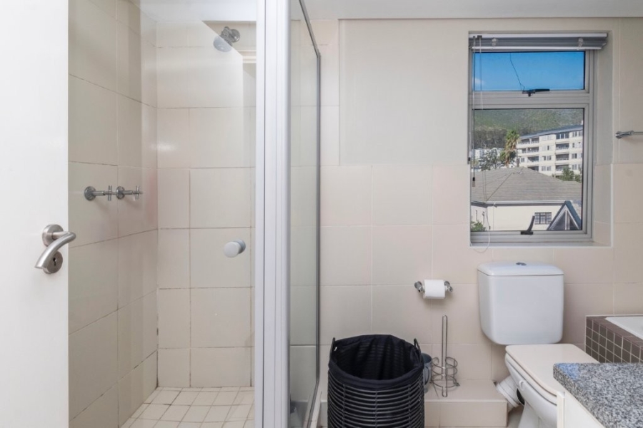 To Let 1 Bedroom Property for Rent in Sea Point Western Cape